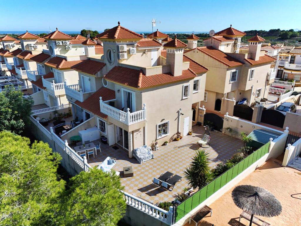 Main image of property: Valencia, Alicante, Pinar De Campoverde