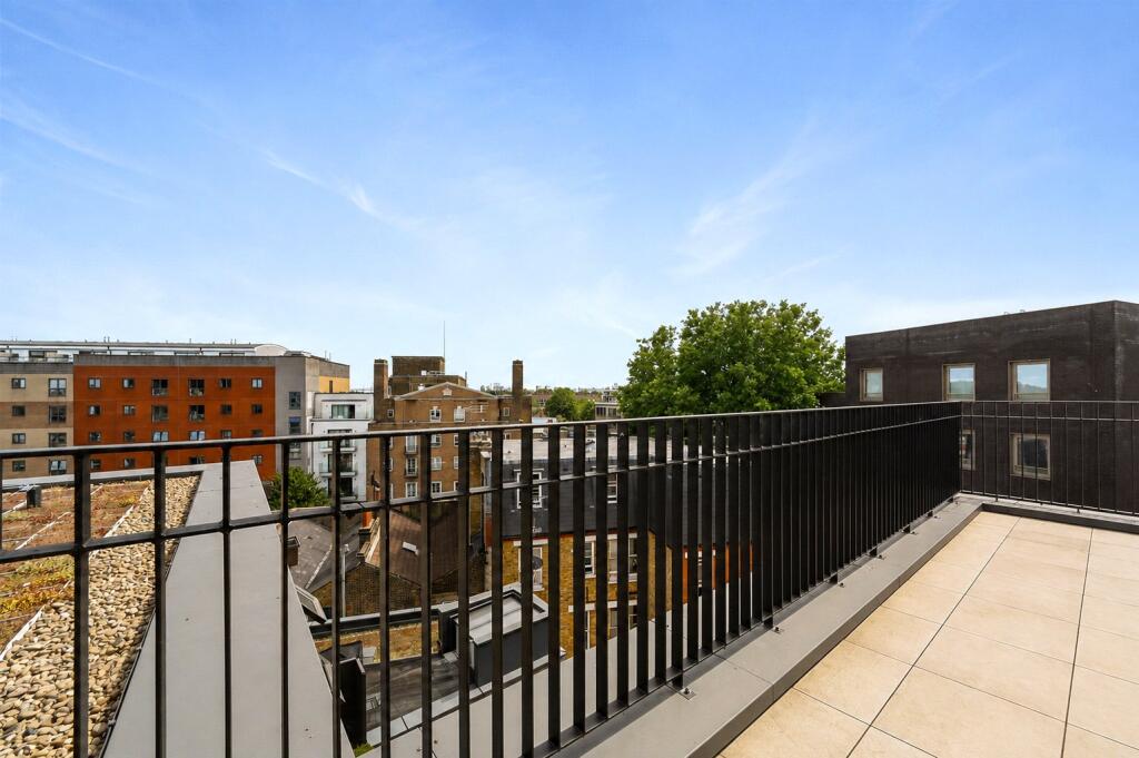 Apartment in London - View 4