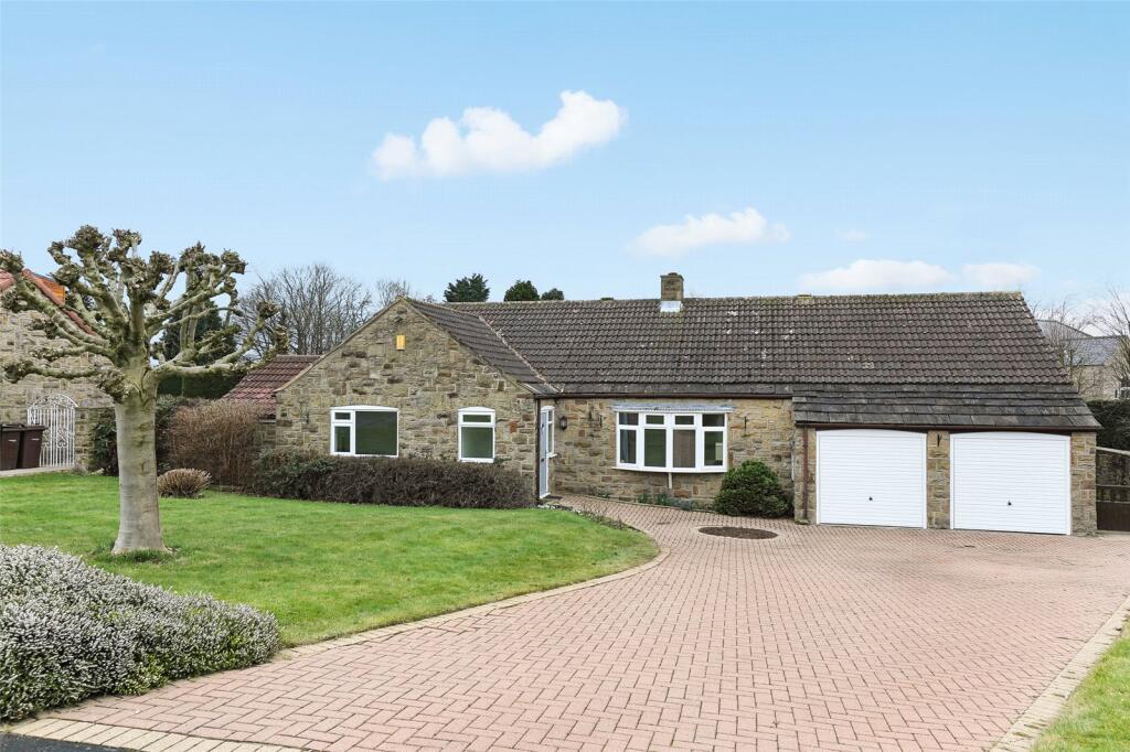 Main image of property: Martin Grove, Sandal, Wakefield, WF2