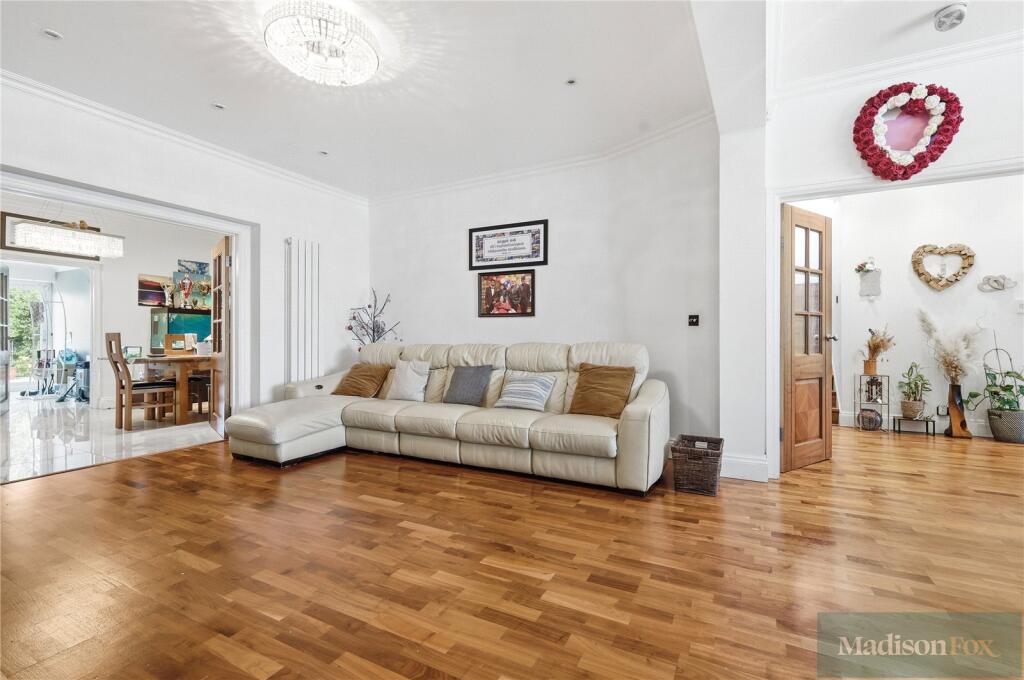 Manor Road, Chigwell, IG7 – pohled 6