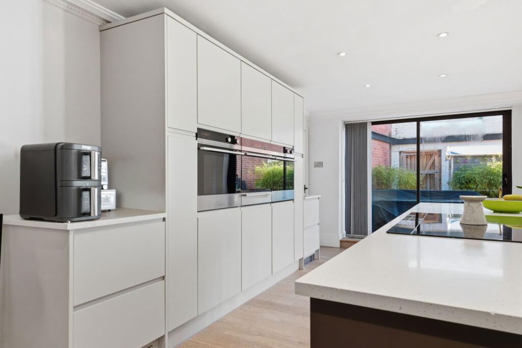 House in Newark and Sherwood, Southwell - More