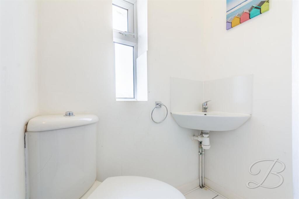 House in Nottingham - View 5