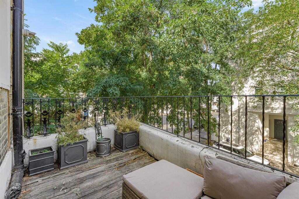 Apartment in London - More
