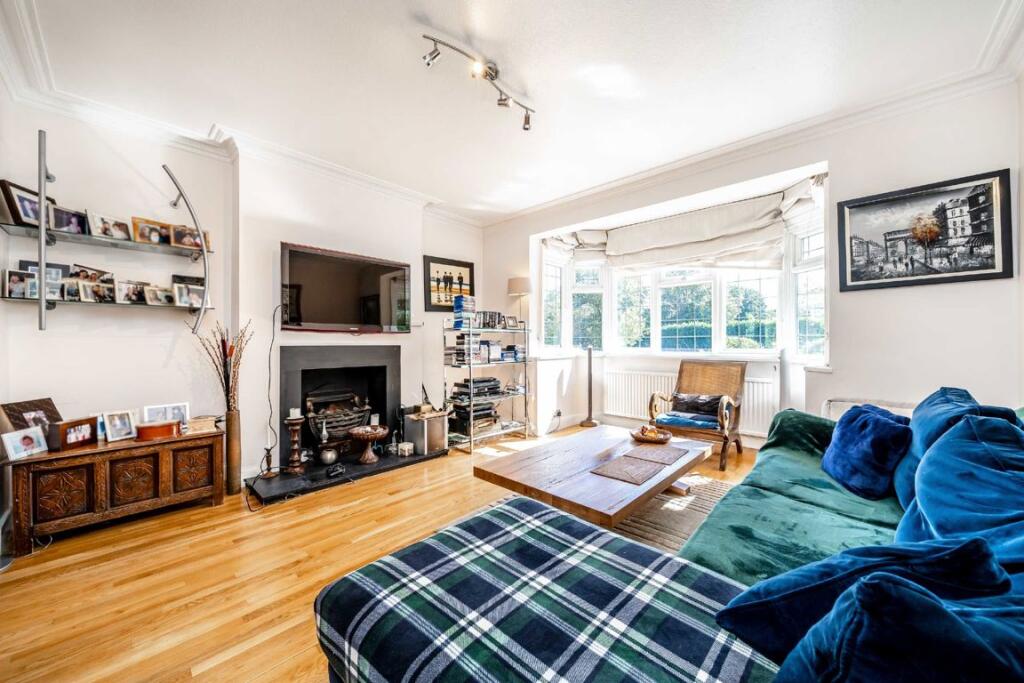 House in Twickenham - View 2
