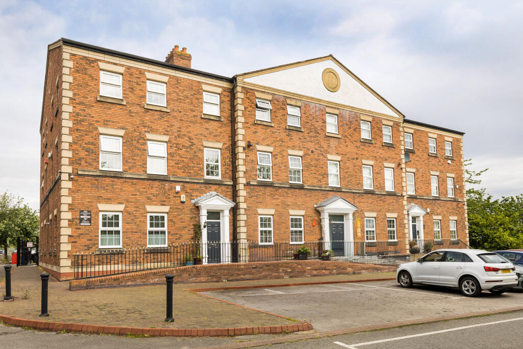 2-bed flat on Lower Mersey Street, Ellesmere Port, CH65, £175,000