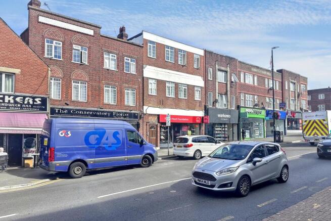 124 Central Road, Worcester Park, KT4 8HT