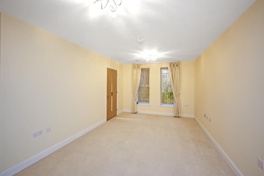 Clive Road, Redditch, Worcestershire, B97 4BT photo 4