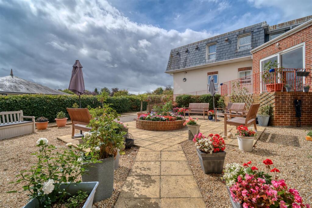 Apartment in Dorchester - View 5