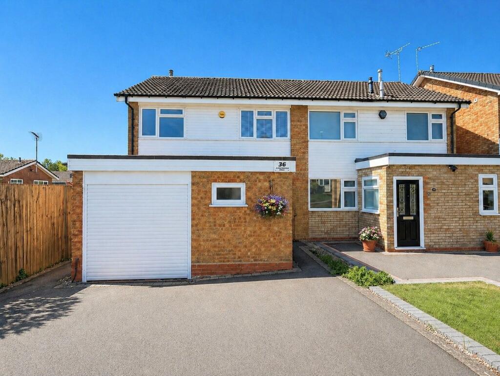 Main image of property: Mappleborough Road, Shirley, B90 1AQ