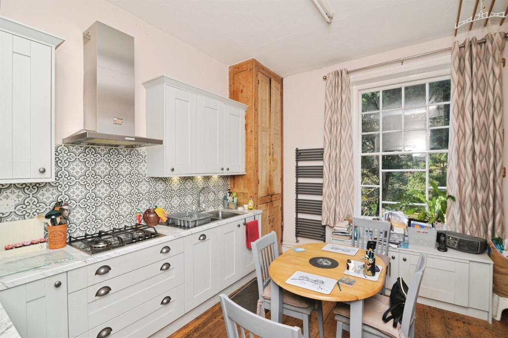 Woodland Vale Road, St. Leonards-On-Sea - View 3