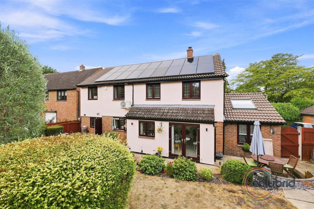 House in Chelmsford, Great Baddow - View 2