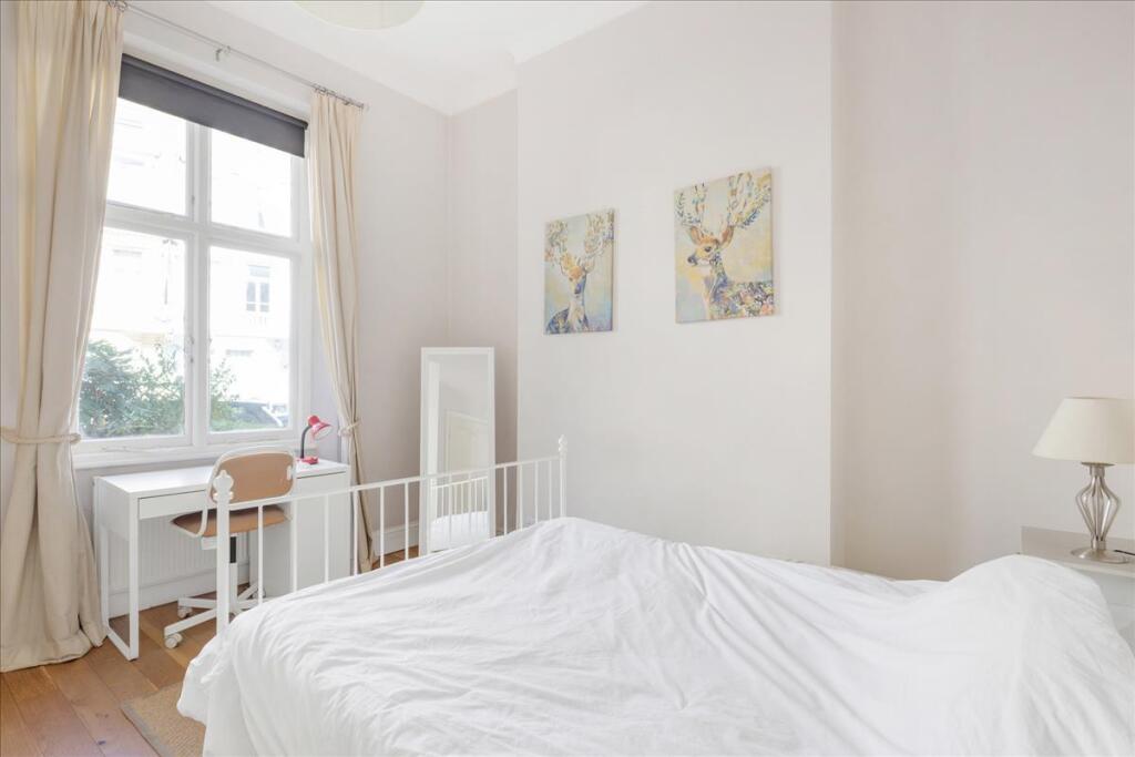 Apartment in London - View 5