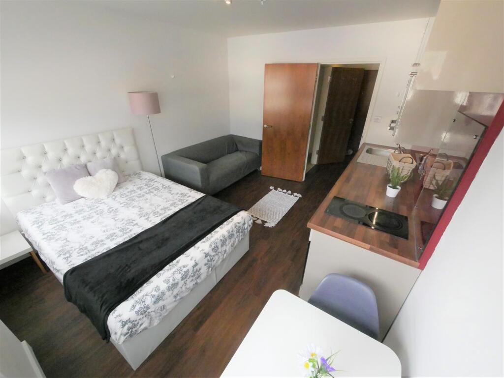 Main image of property: Flat 6 Hill House, Bournemouth BH1