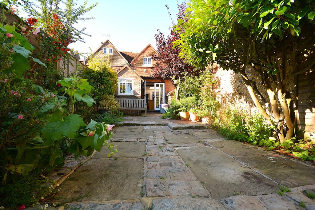 Main image of property: High Street, Amersham