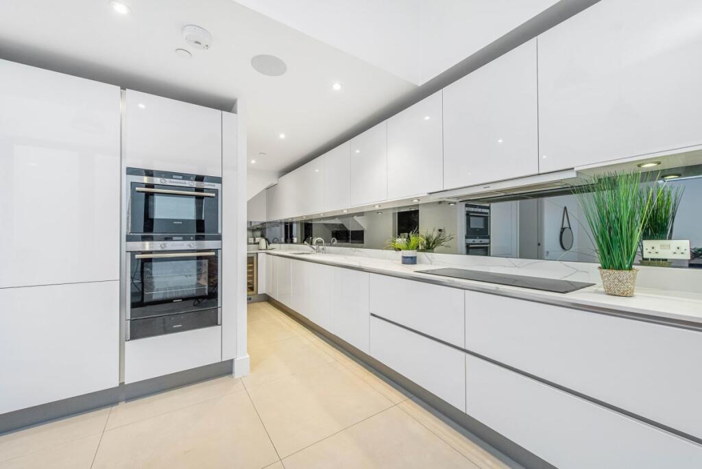 2 bedroom end of terrace house for rent