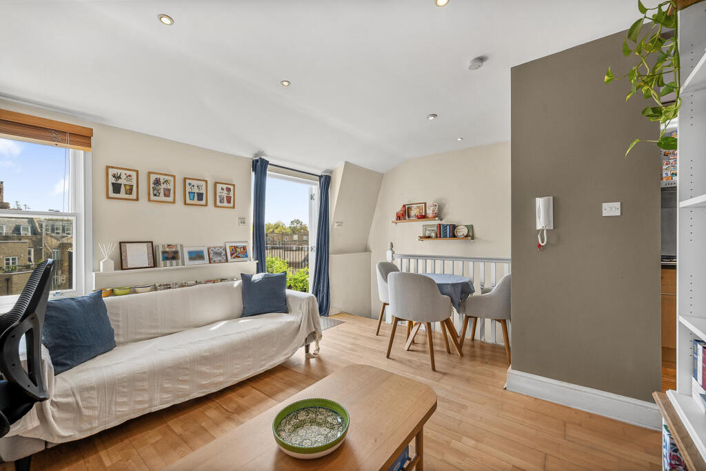 Main image of property: Kempsford Gardens, London