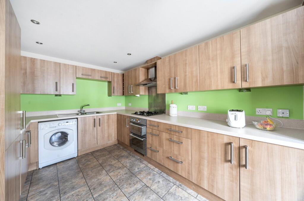 House in Somerset, Wincanton - View 2