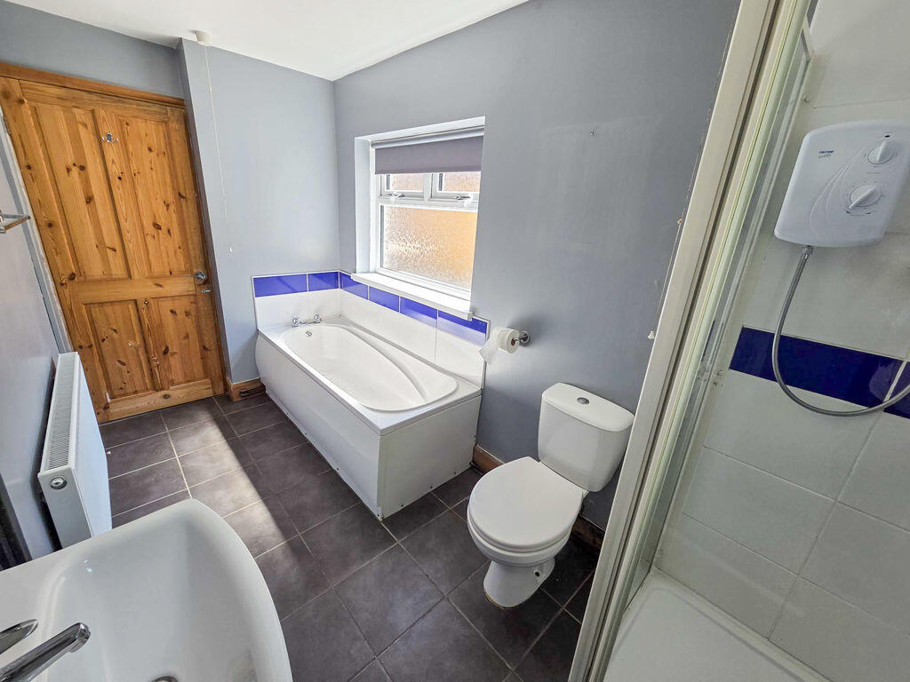 House in Hengoed, Ystrad Mynach, Gelligaer - View 5
