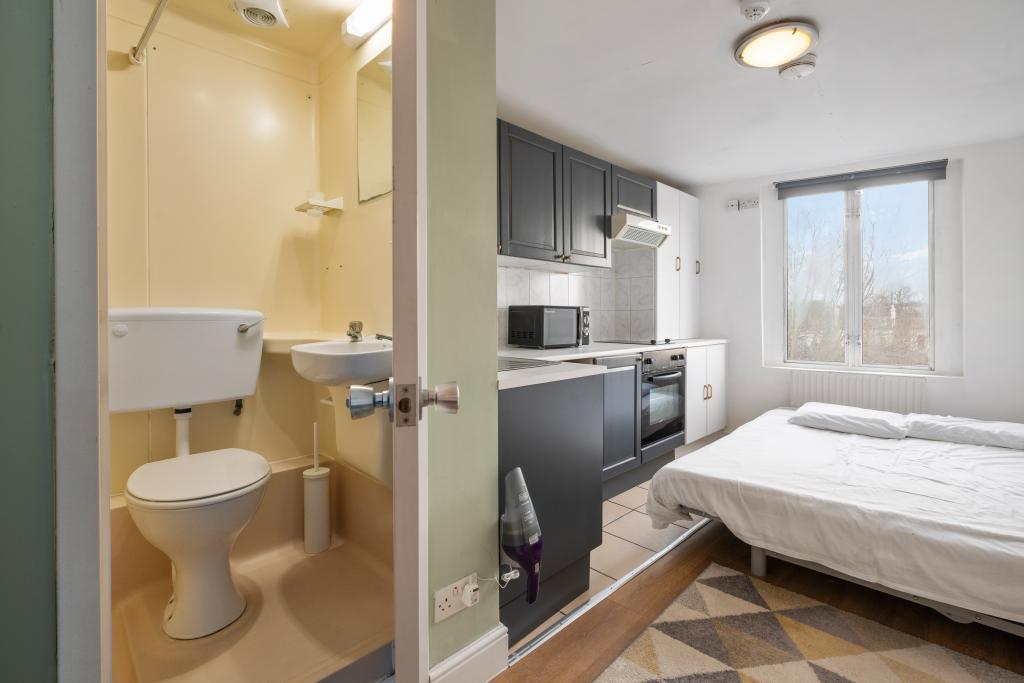 Studio flat for rent