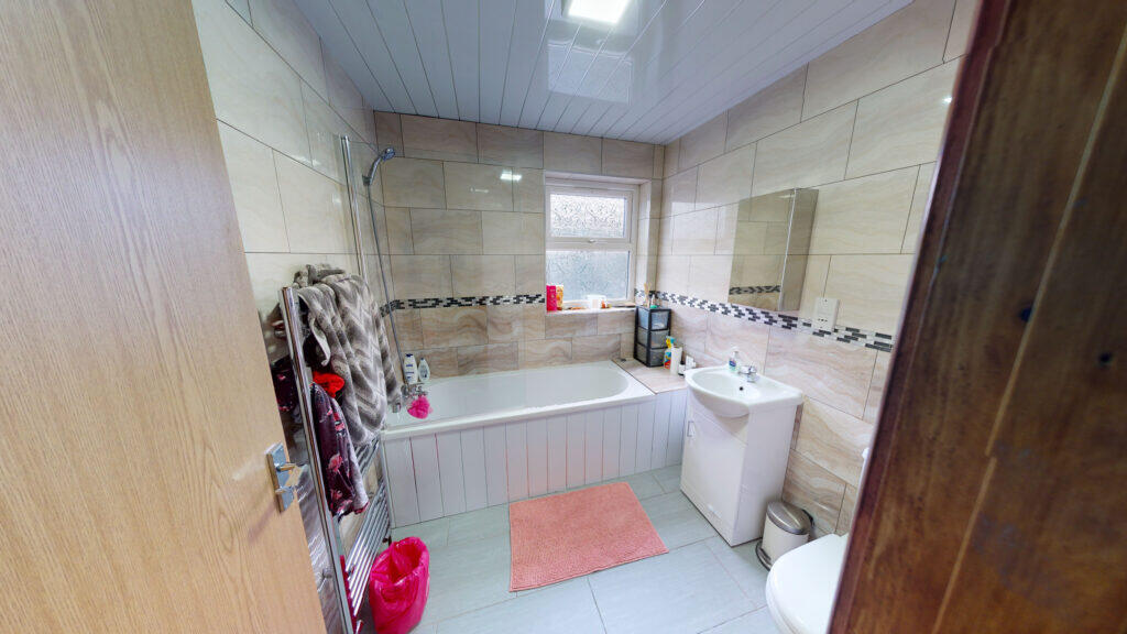 6 bedroom house for rent