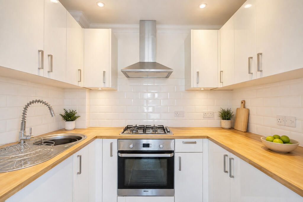 Apartment in Southend-on-Sea, Prittlewell - View 2