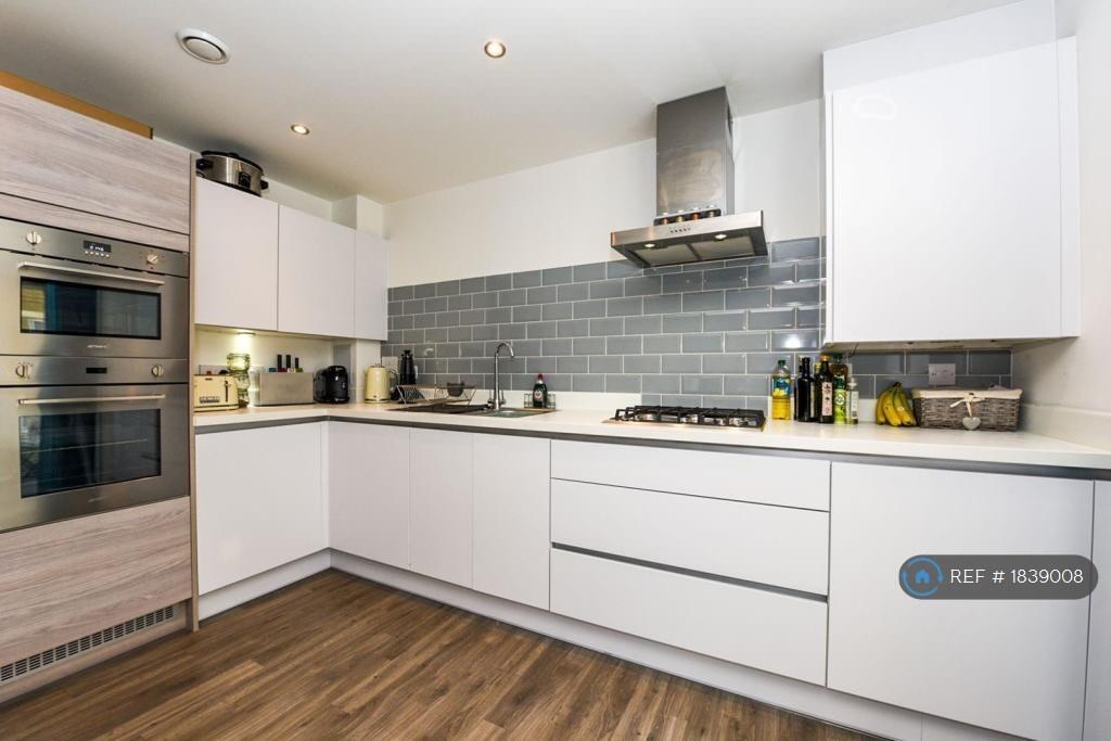 Apartment in Dartford, Ebbsfleet Green, Ebbsfleet Valley - View 4