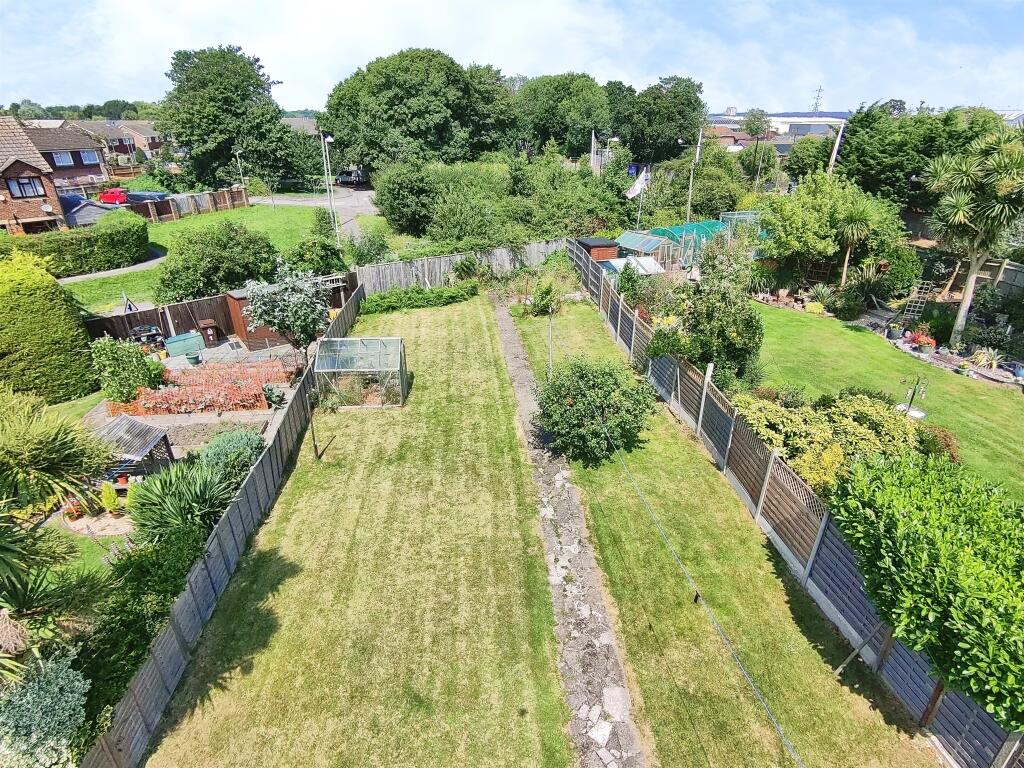 Dale Drive, Gosport photo 2