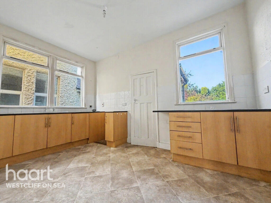 Gloucester Terrace, SOUTHEND-ON-SEA photo 3