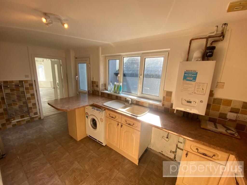 House in Cardiff, Cwm Clydach - More