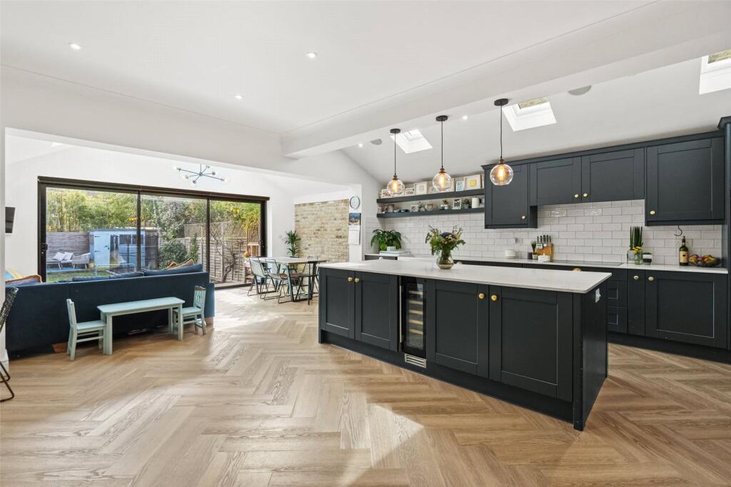 House in London - View 5