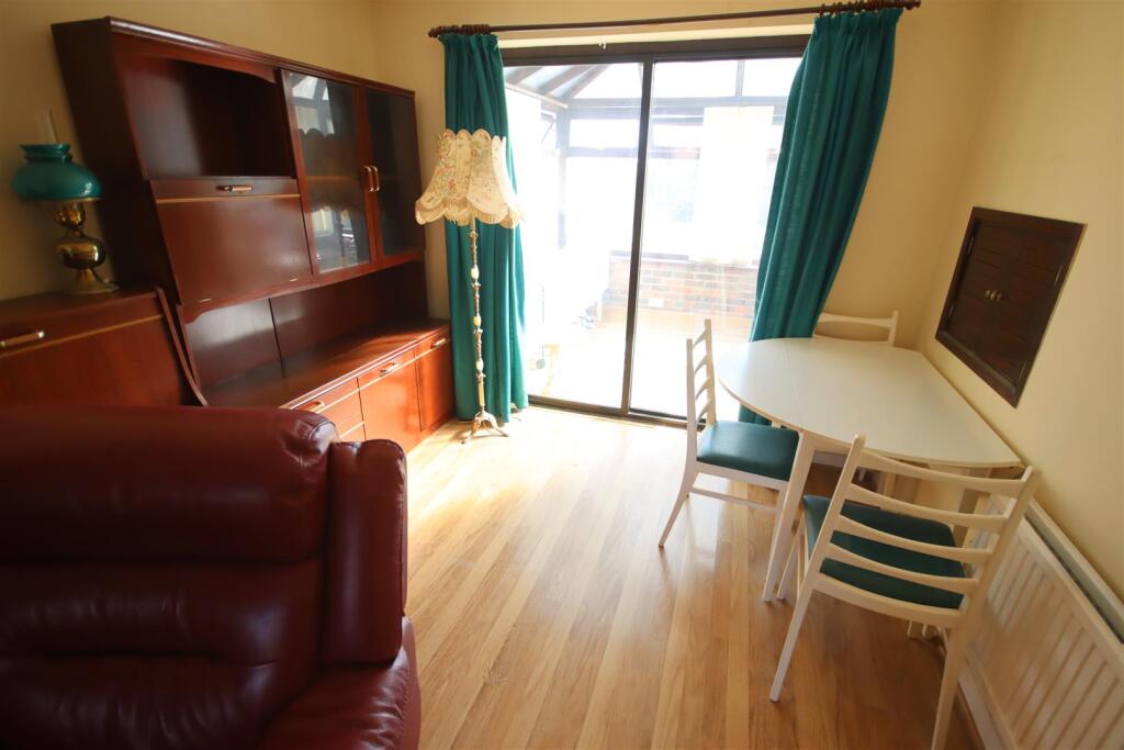House in Chippenham, Pewsham - View 4