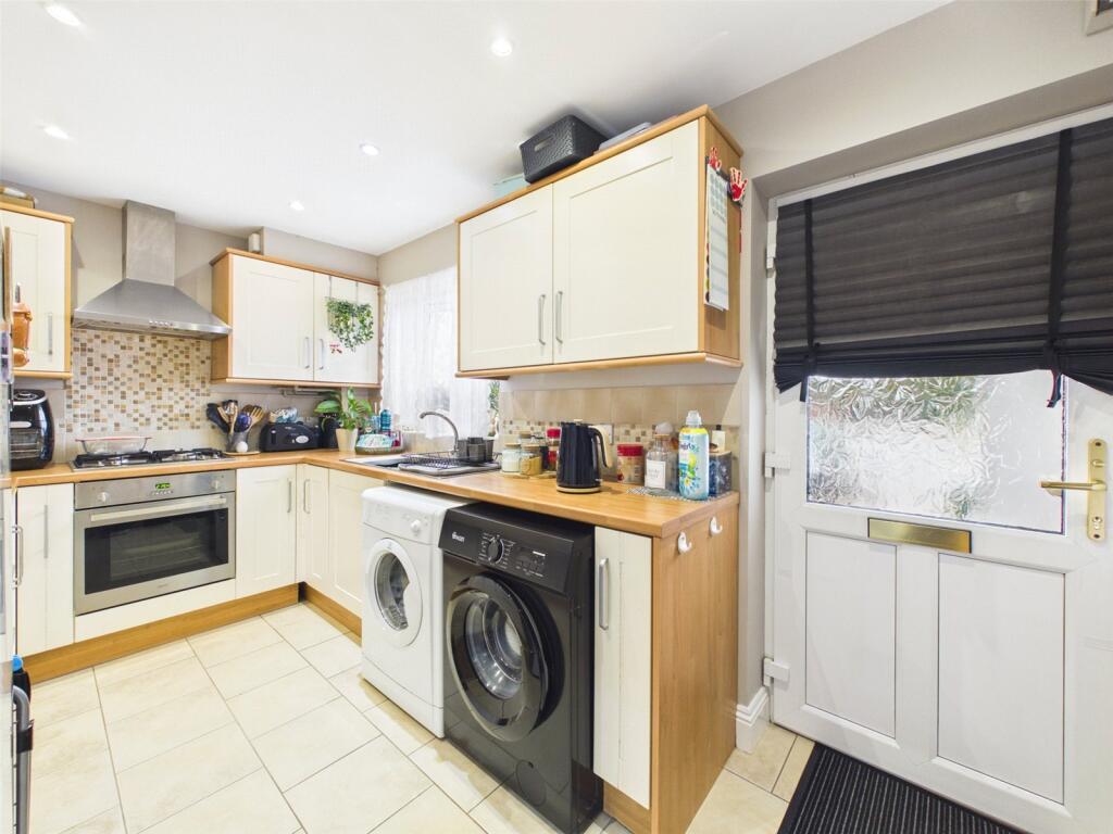 House in Gloucester - View 3