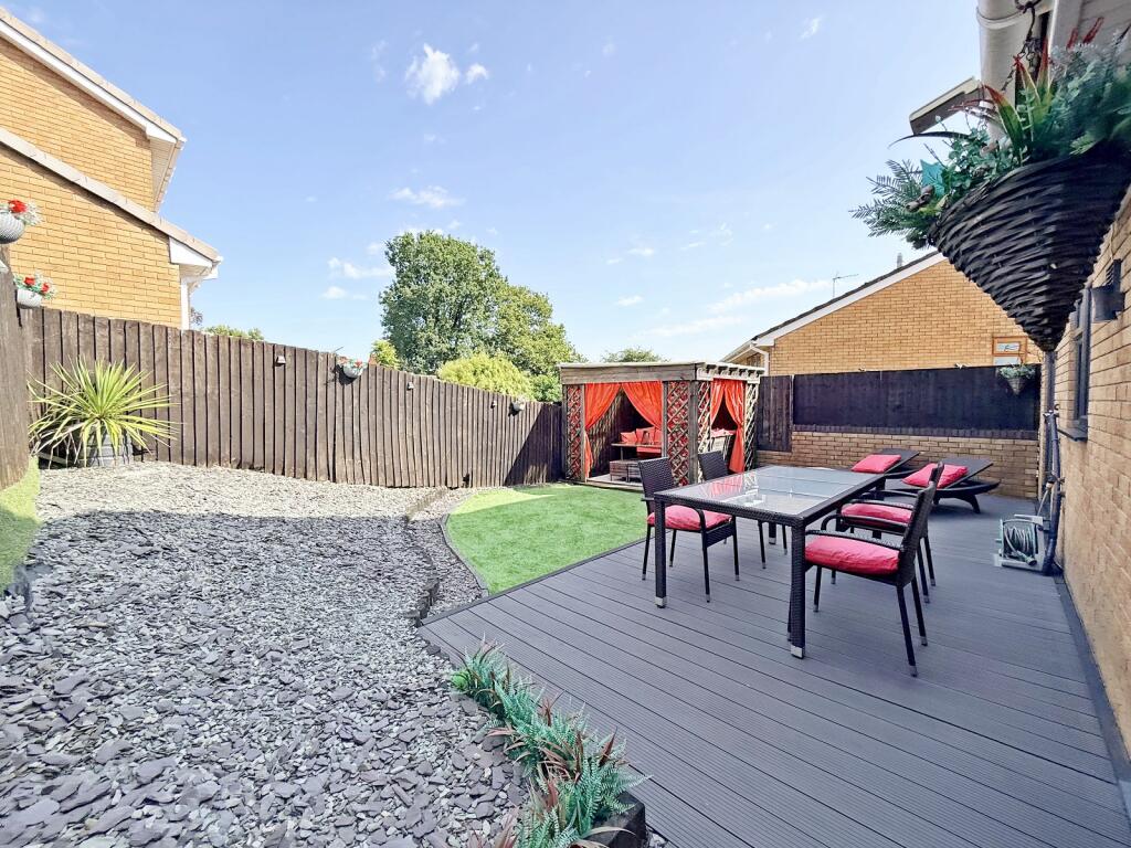 House in Rhondda Cynon Taff. CF72 9TW, Llanharan - View 3