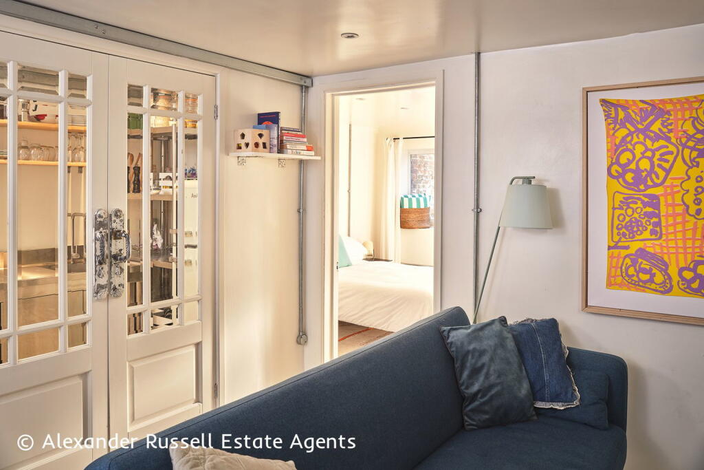 Apartment in Canterbury - View 4