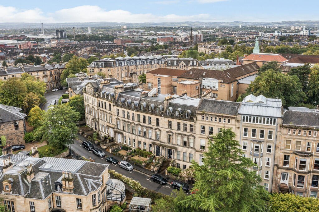 Main image of property: Flat 2, 11 Dundonald Road, Dowanhill, G12 9LL