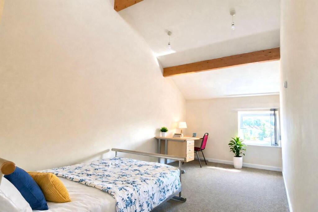Apartment in Sheffield - More