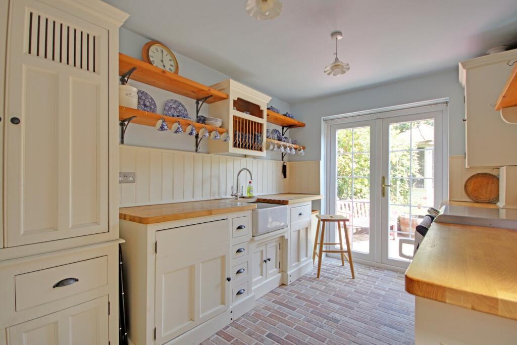 Garden Road, Burley, Ringwood, BH24 photo 2