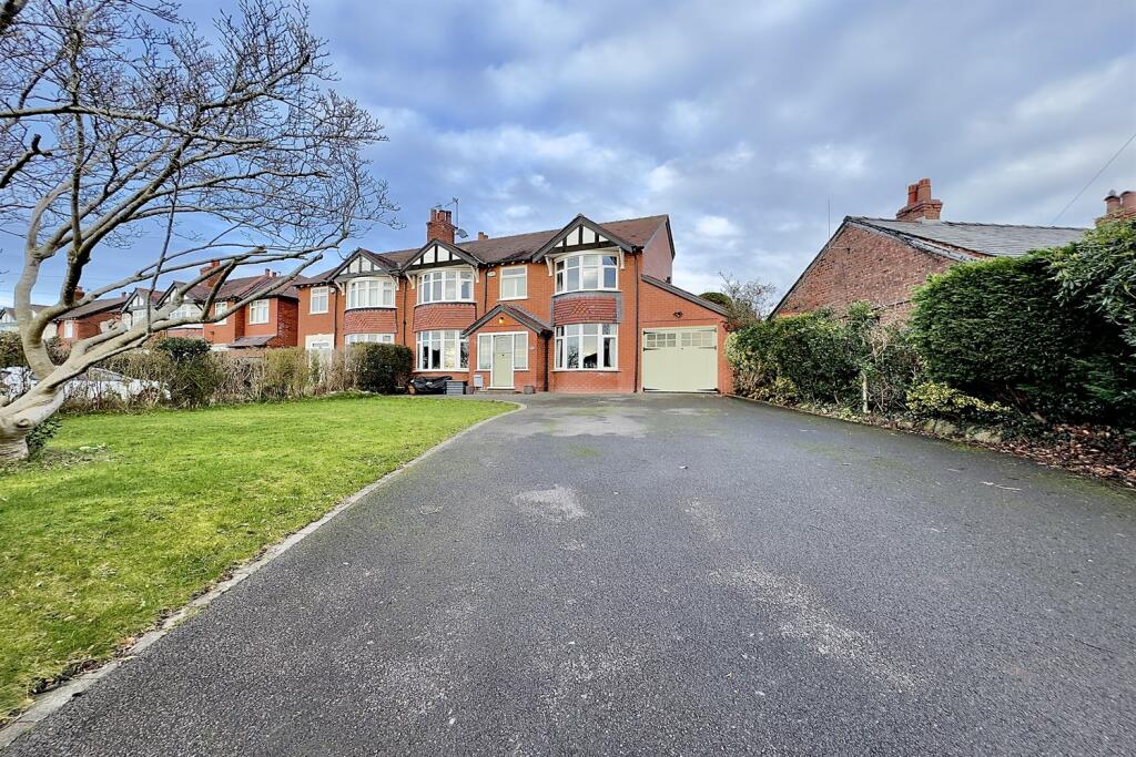 Main image of property: Dickens Lane, Poynton