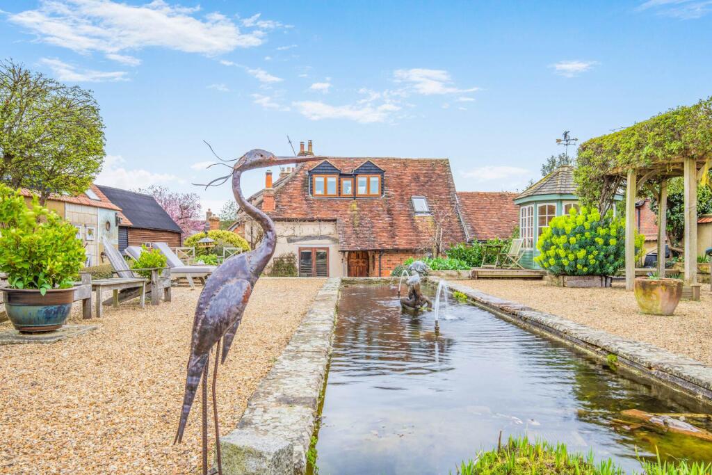 5-bed semi-detached on Dollicott, Haddenham, £1,295,000