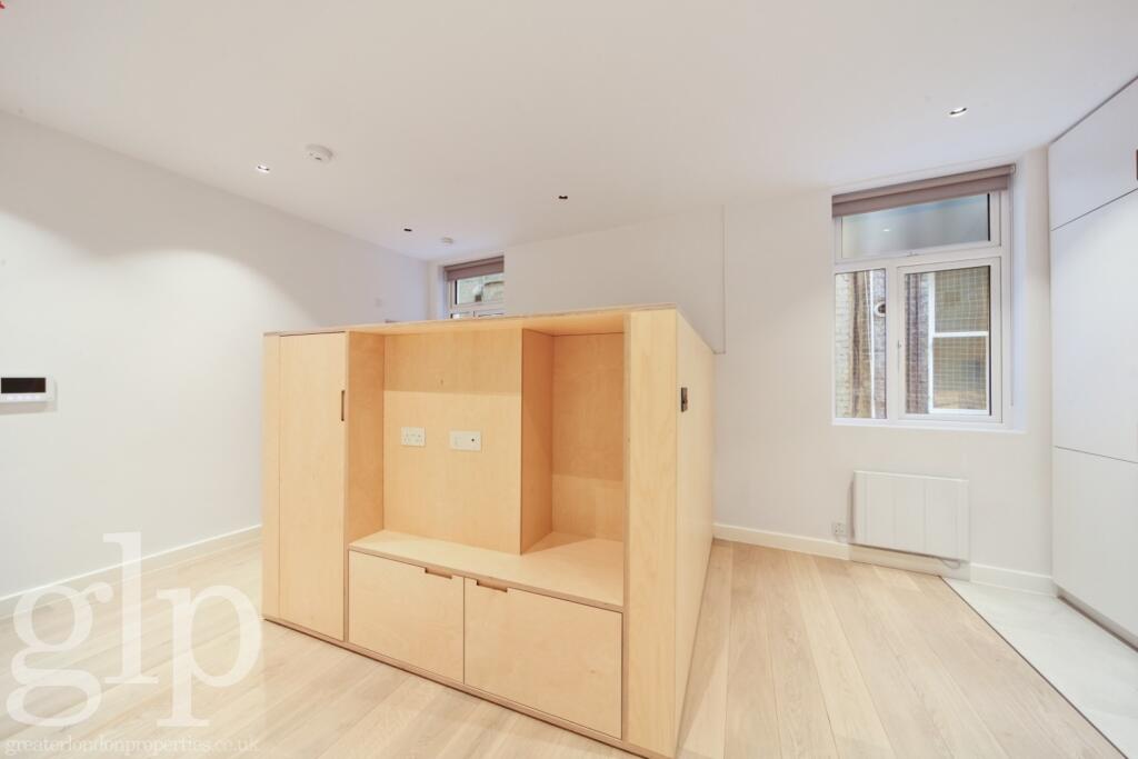 Apartment in London - More