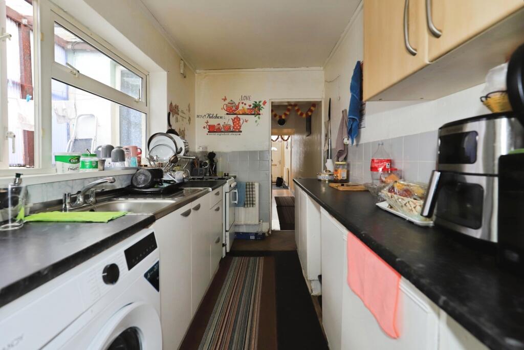 House in Wolverhampton, West Midlands - More