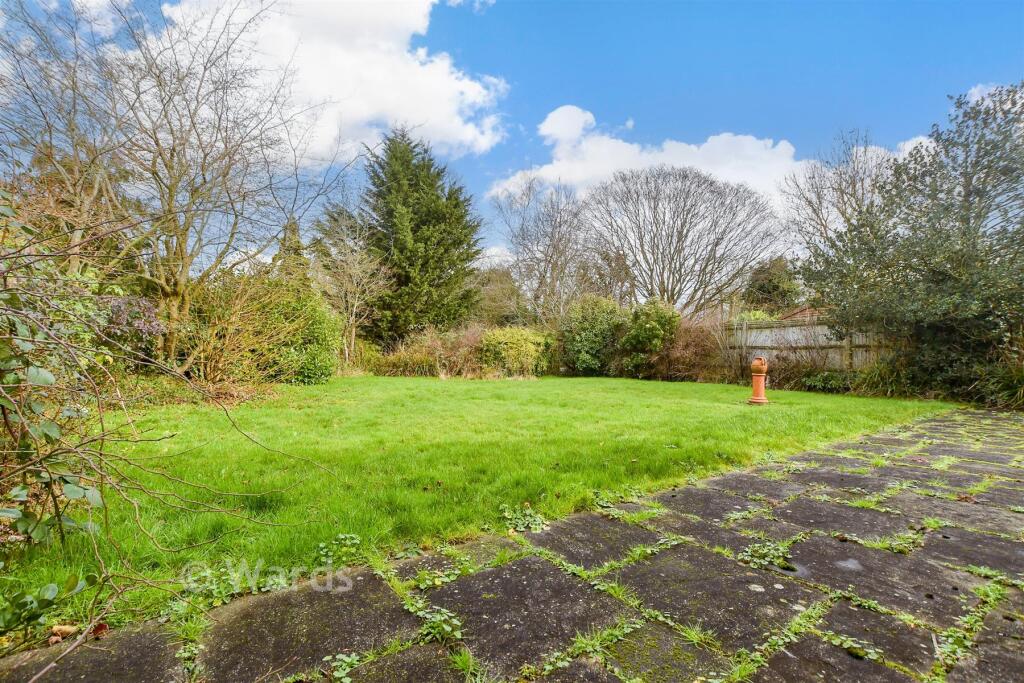 2-bed semi-detached on Iden Crescent, Staplehurst, Tonbridge, Kent, £375,000