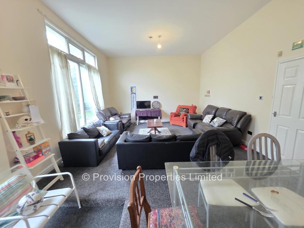 House in Leeds, Hyde Park - View 4