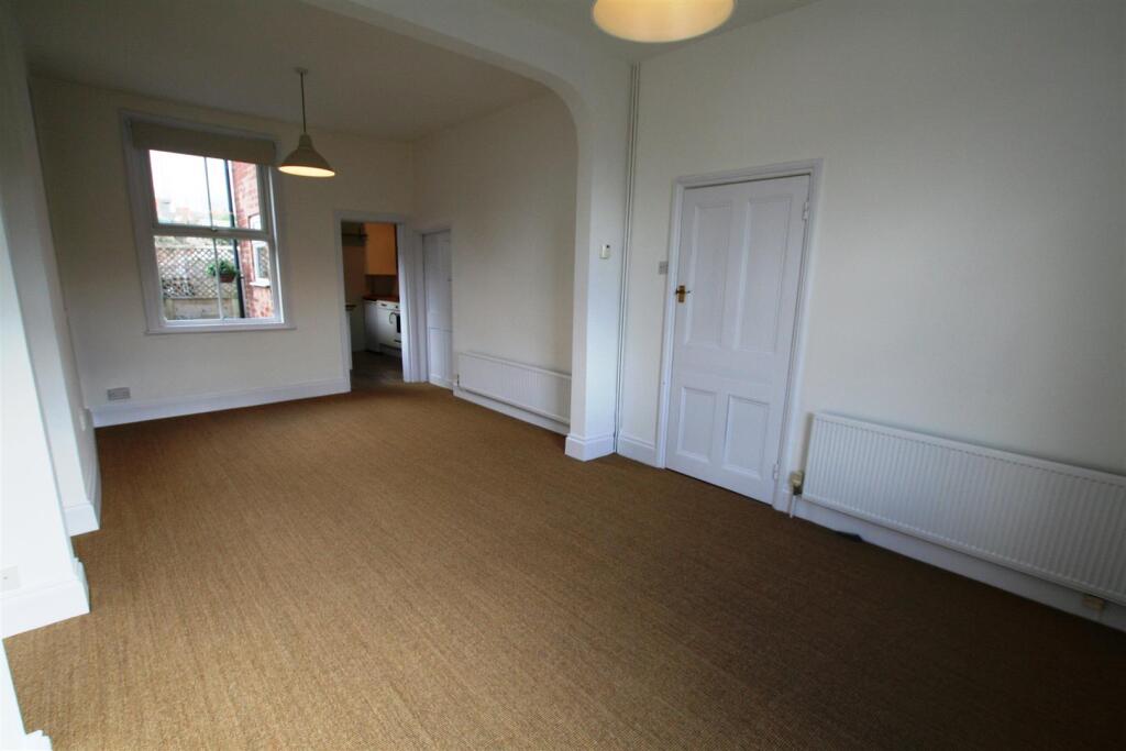House in Worcester - View 2
