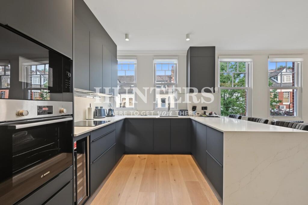 Apartment in London - View 2