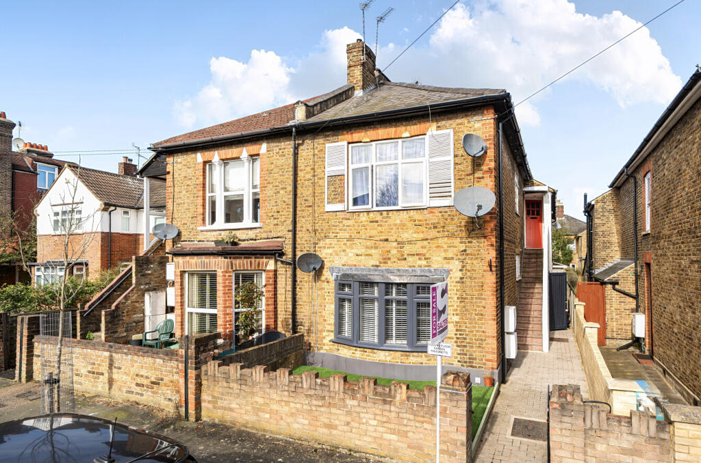 Main image of property: Essex Road, Nascot Wood, Watford WD17 4EL