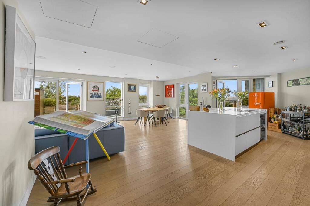 Apartment in London - View 4