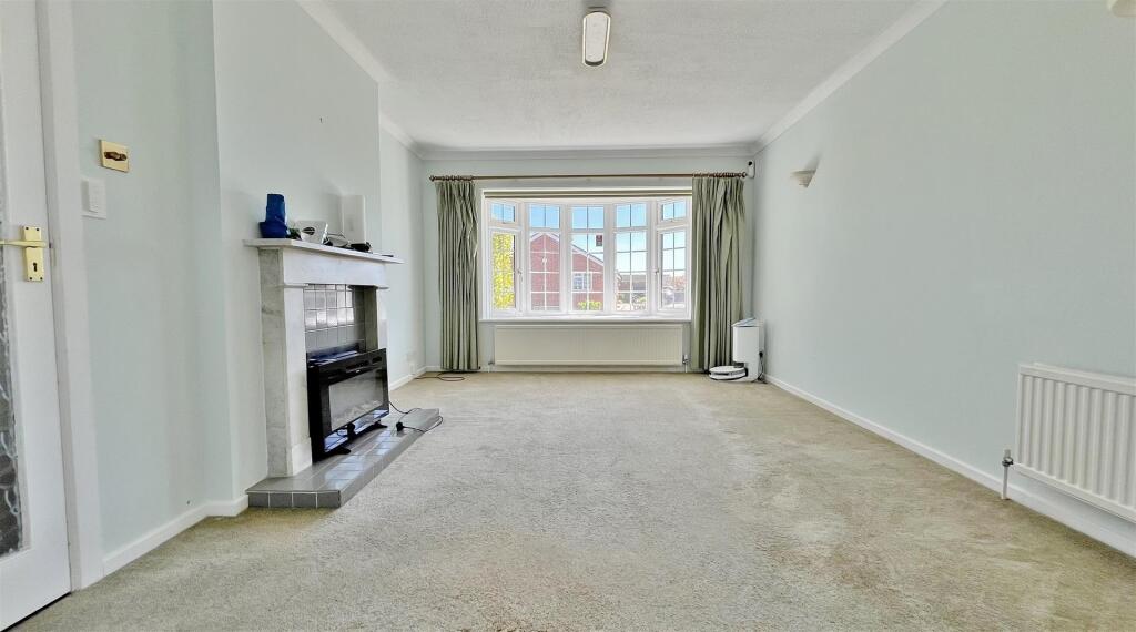 Ashes Close, Walton-on-the-Naze, Essex photo 4