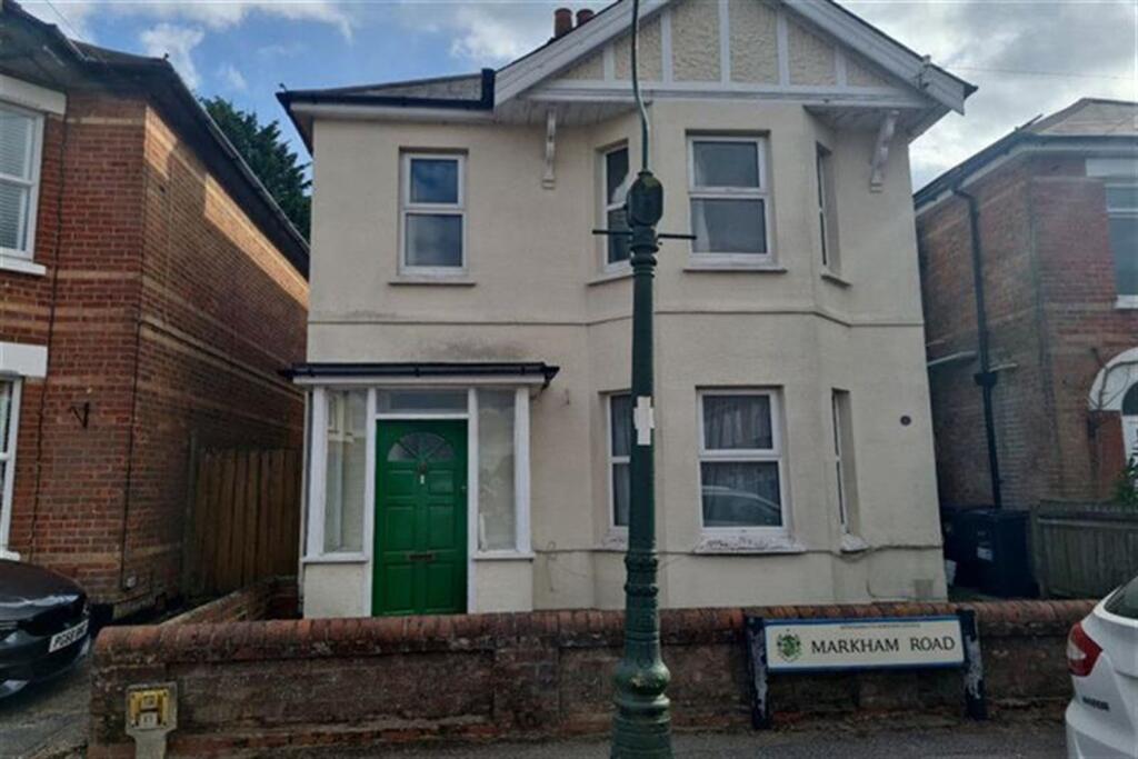 Main image of property: 6 bedroom Detached House in Winton