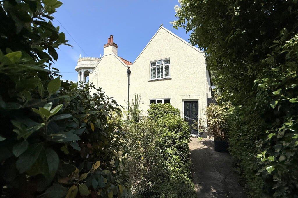 Main image of property: Stradbroke Road, Lowestoft, NR33
